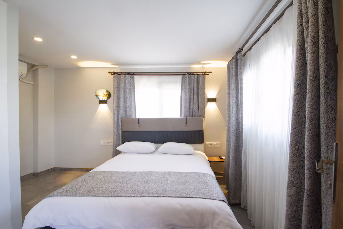 Deluxe room at Turna Hotel, photo 3
